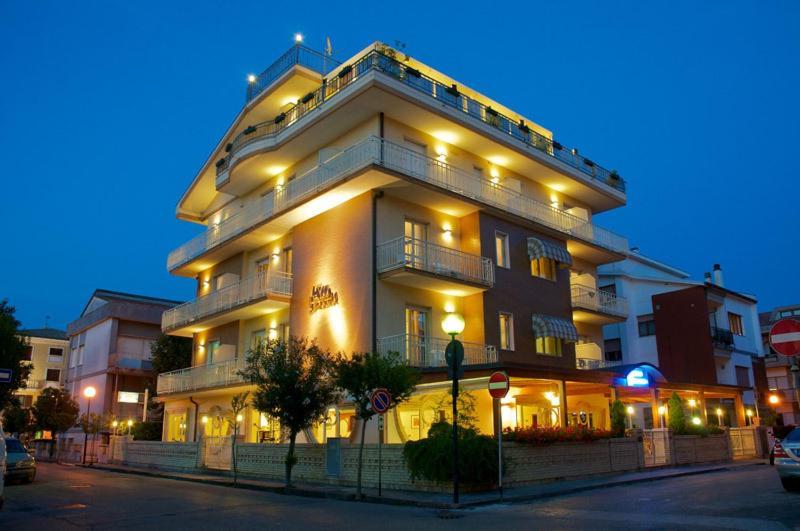 Hotel Jollino Pineto Extérieur photo