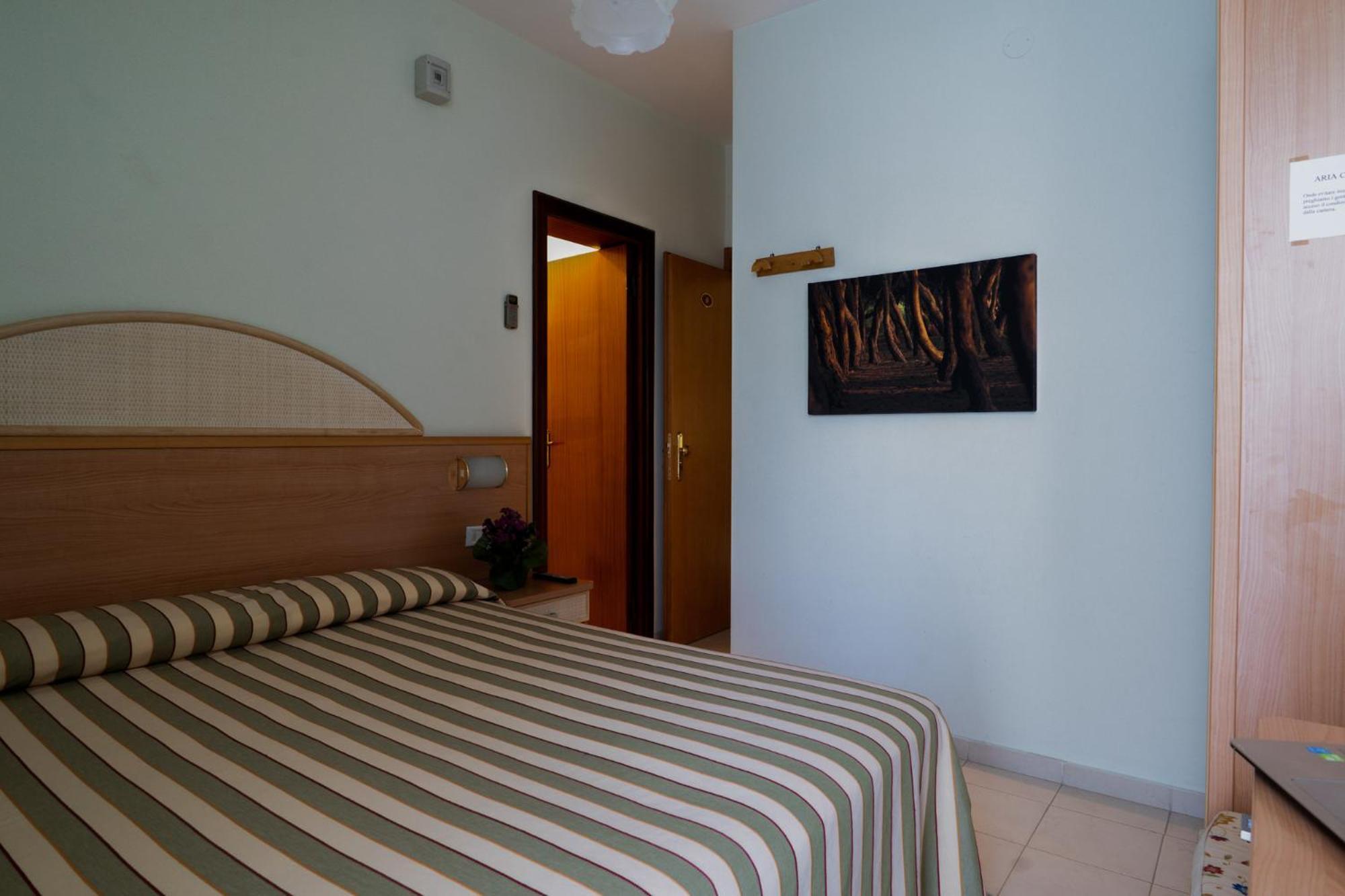 Hotel Jollino Pineto Extérieur photo