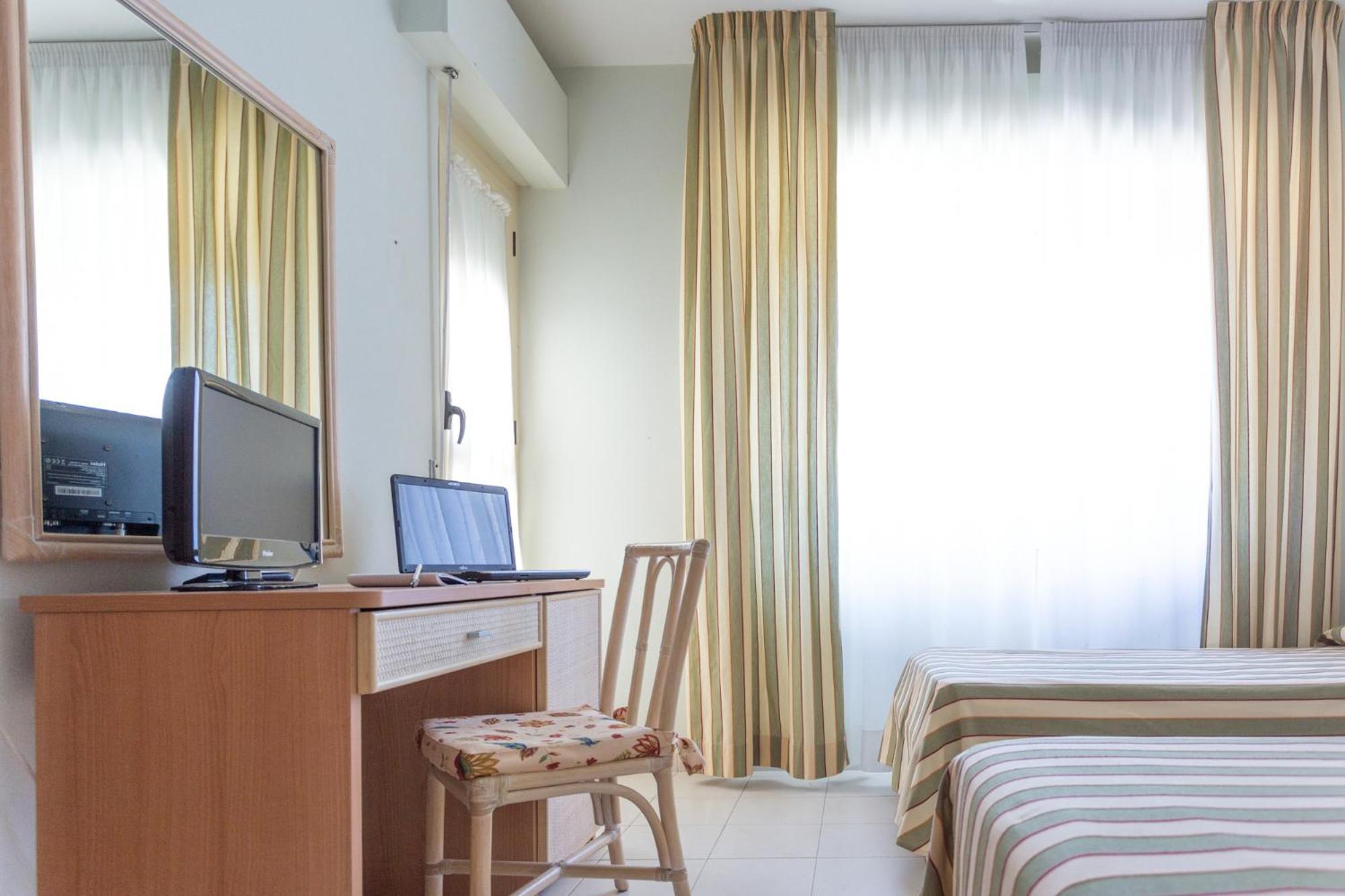 Hotel Jollino Pineto Extérieur photo