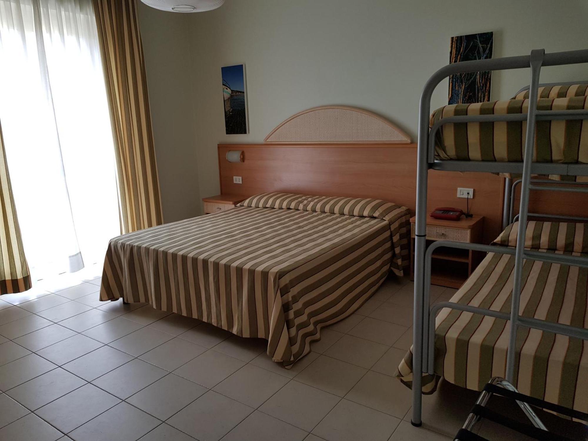 Hotel Jollino Pineto Extérieur photo