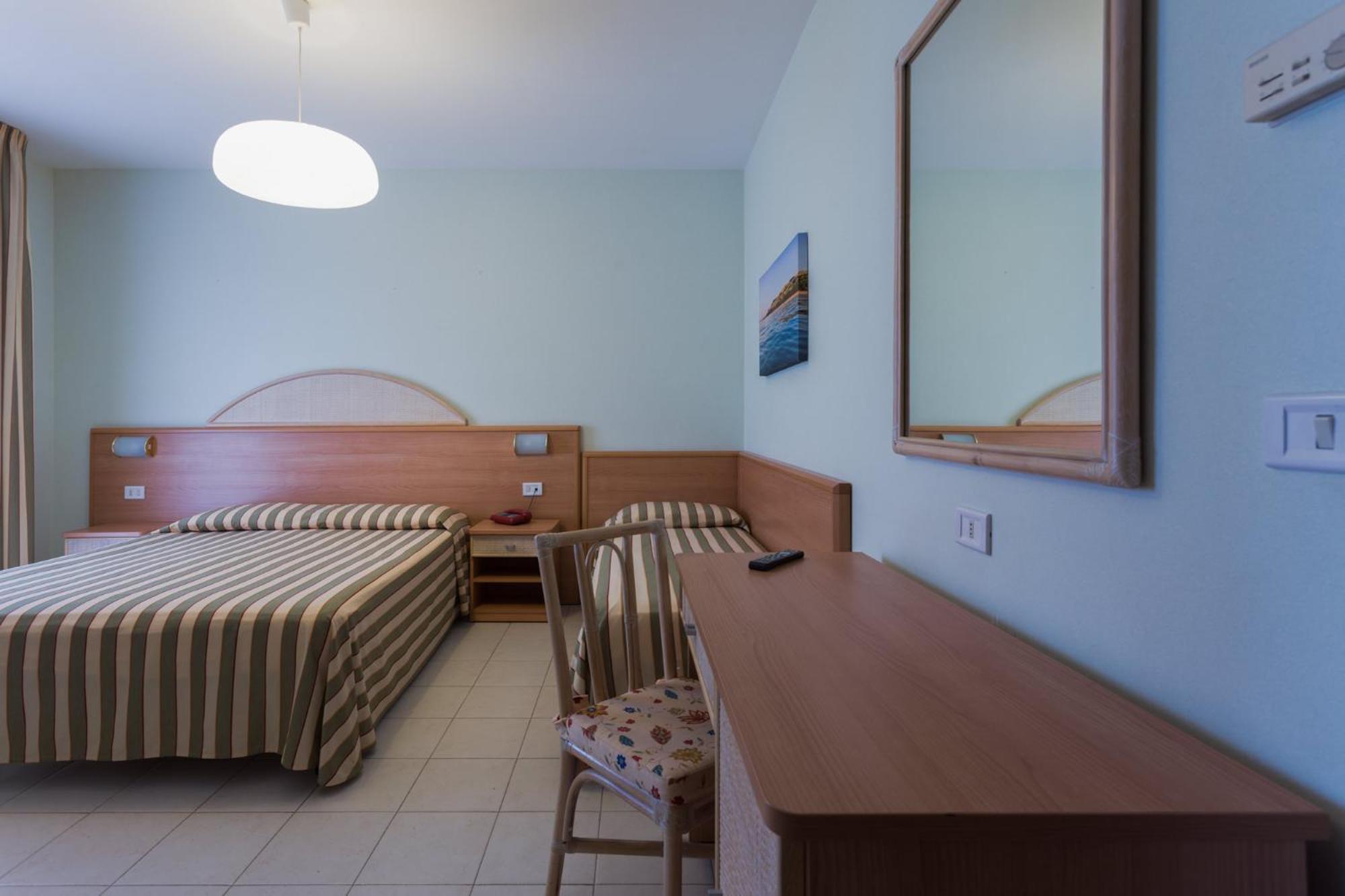 Hotel Jollino Pineto Extérieur photo