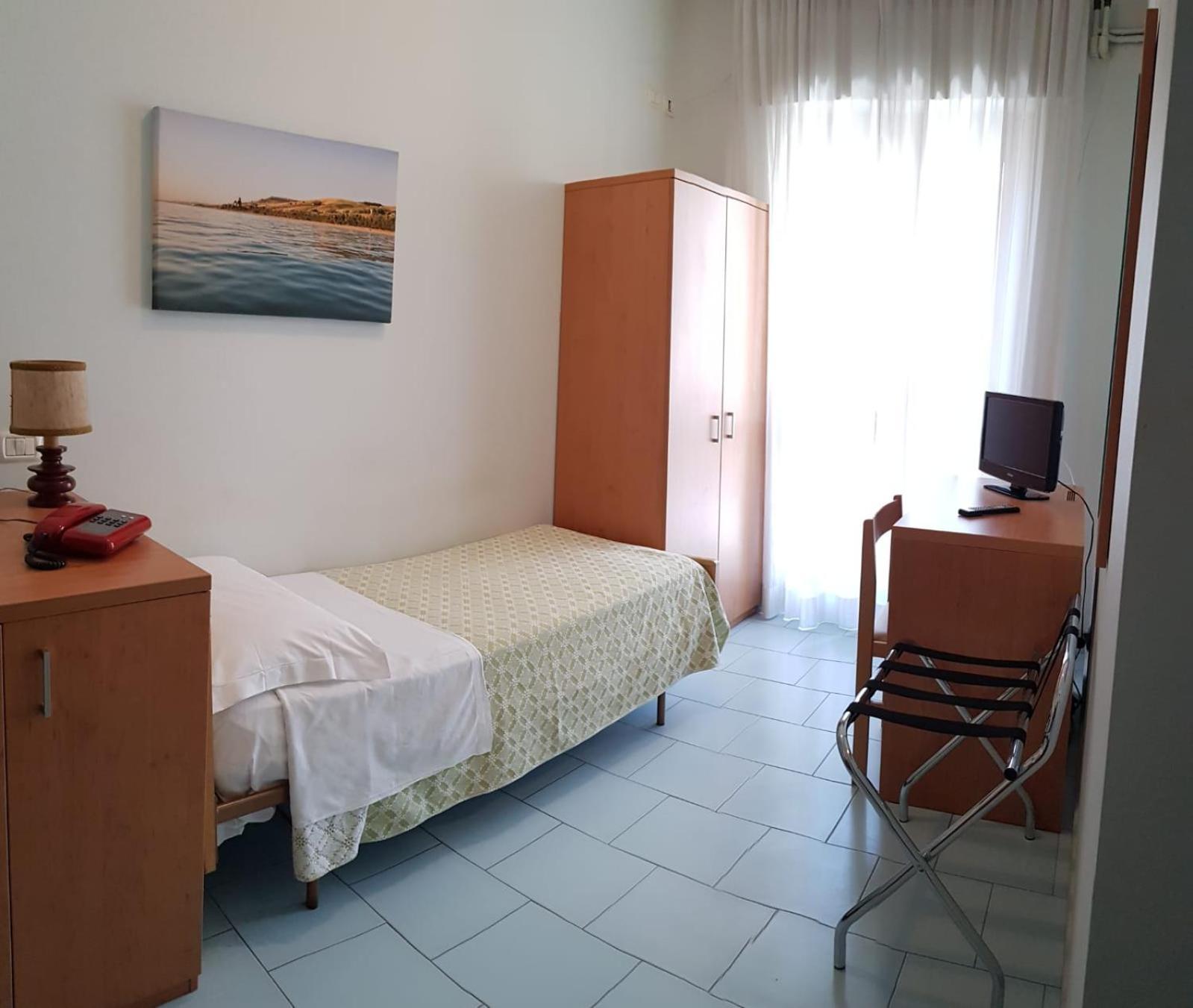 Hotel Jollino Pineto Extérieur photo