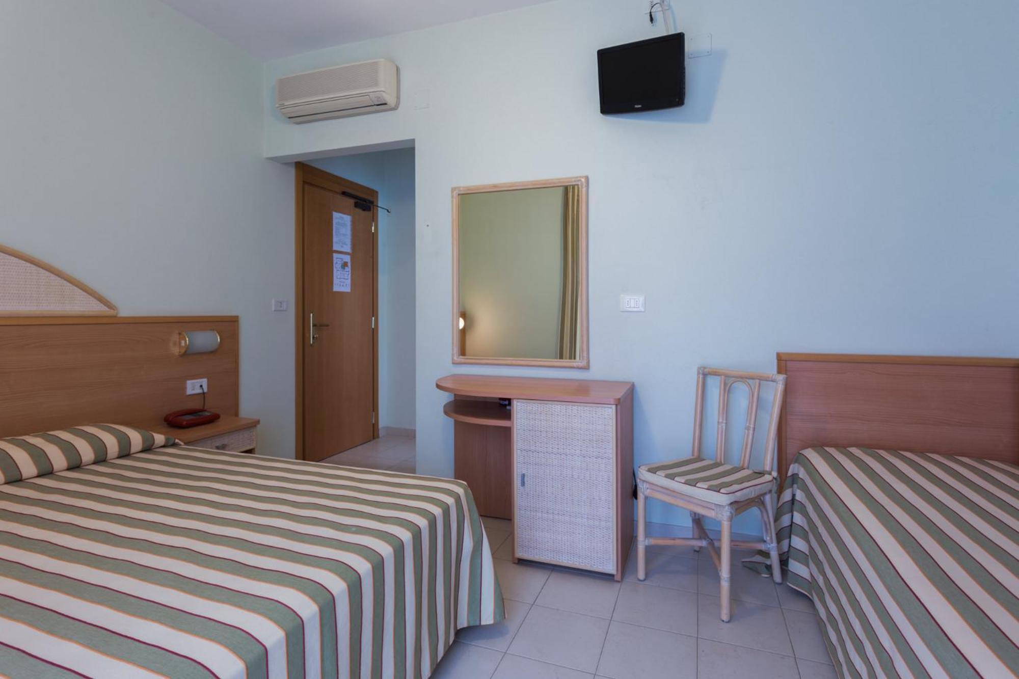Hotel Jollino Pineto Extérieur photo