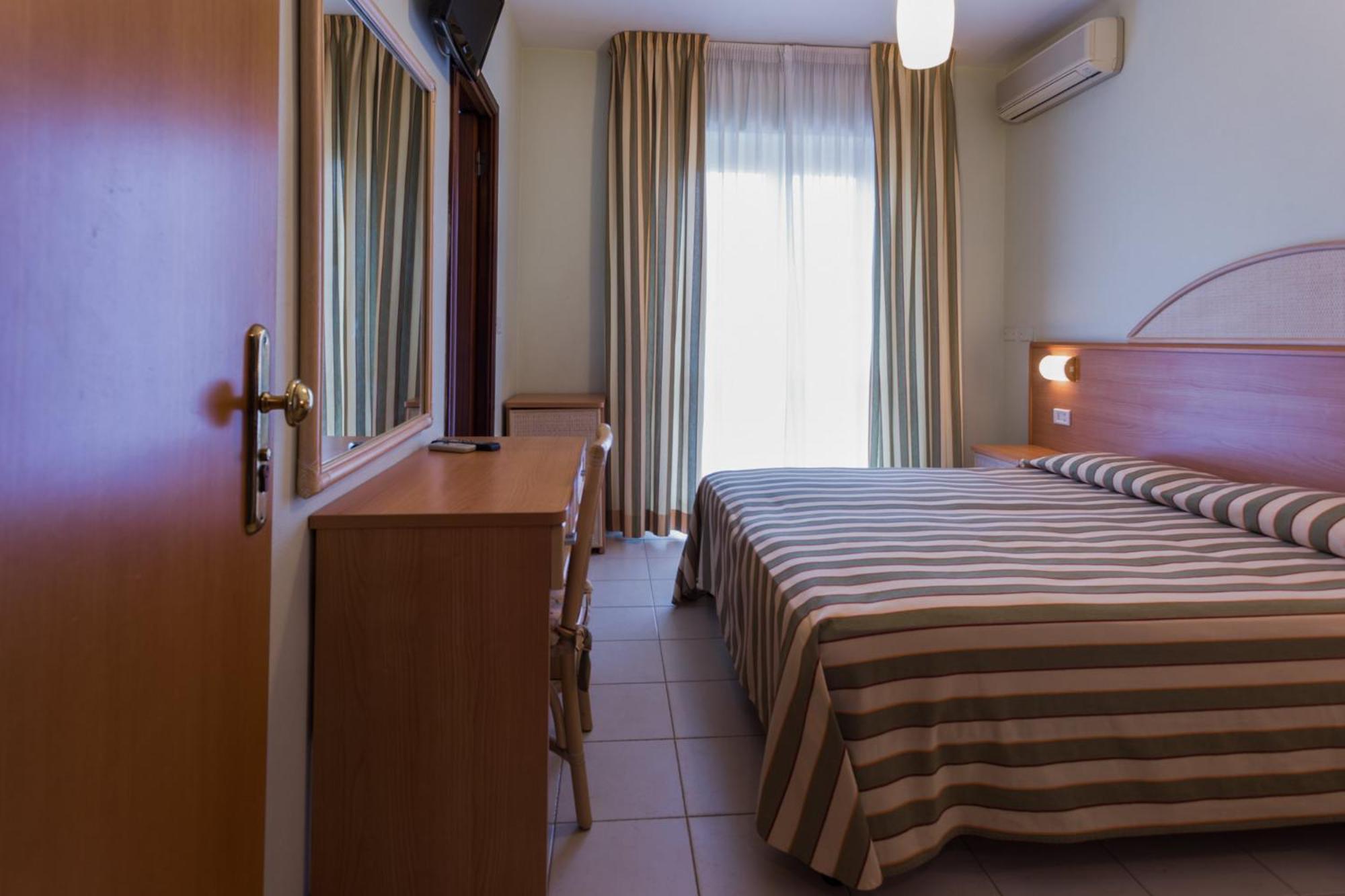 Hotel Jollino Pineto Extérieur photo