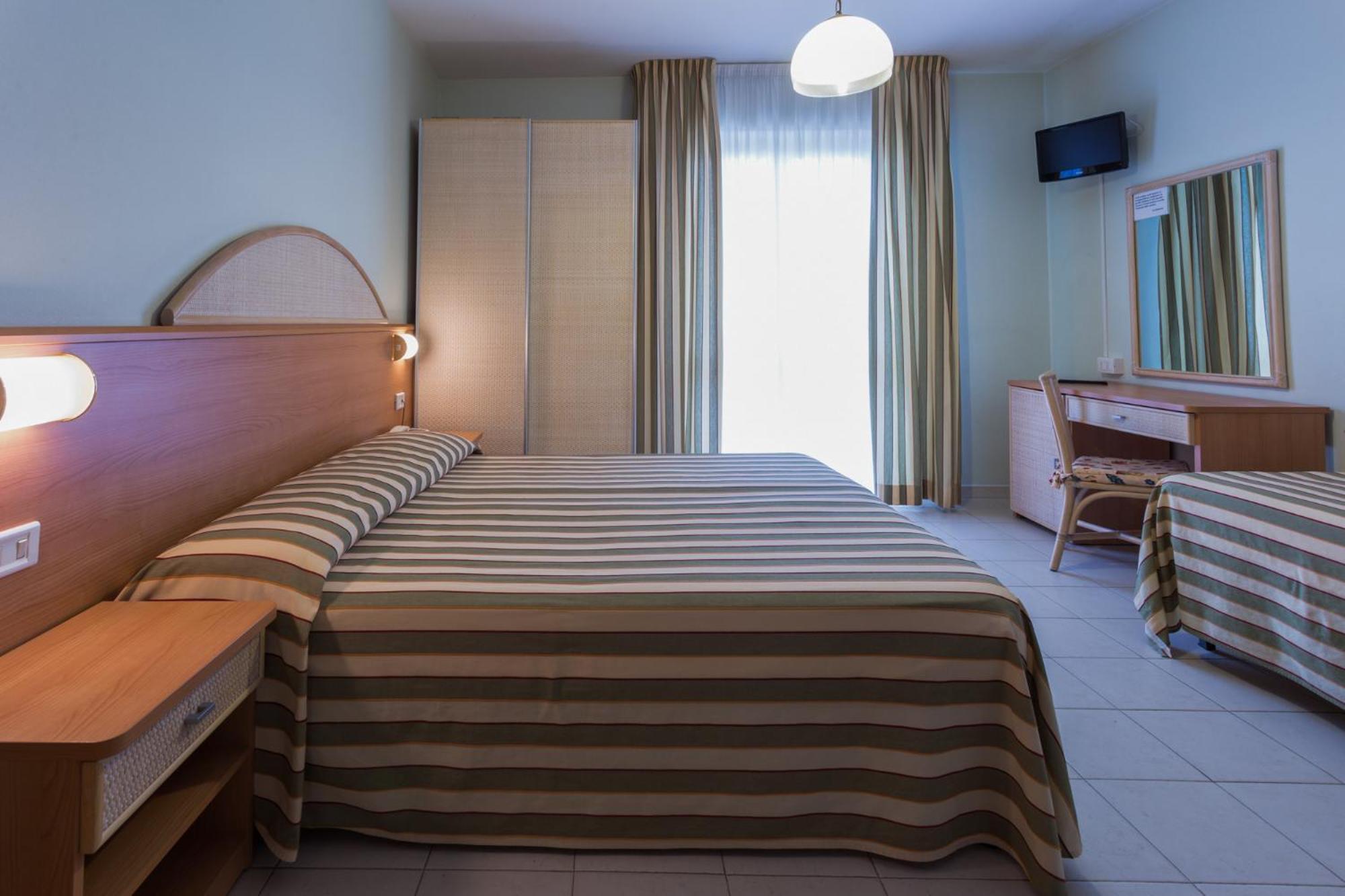 Hotel Jollino Pineto Extérieur photo