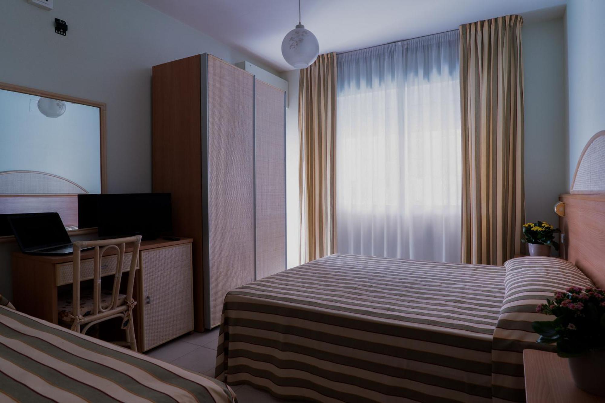 Hotel Jollino Pineto Extérieur photo